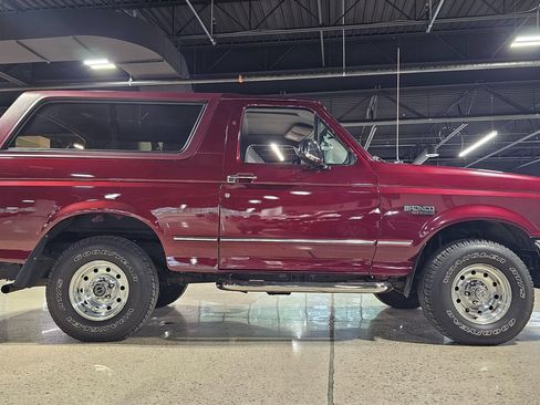 Used 1996 Ford Bronco XLT image 13