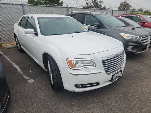 Used 2013 Chrysler 300 AWD w/ Driver Convenience Group image 1