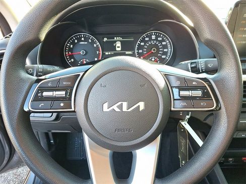 Used 2024 Kia Forte LXS w/ LXS Technology Package image 19