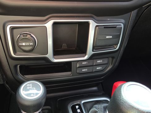 Used 2018 Jeep Wrangler Sport AWD/4WD image 21