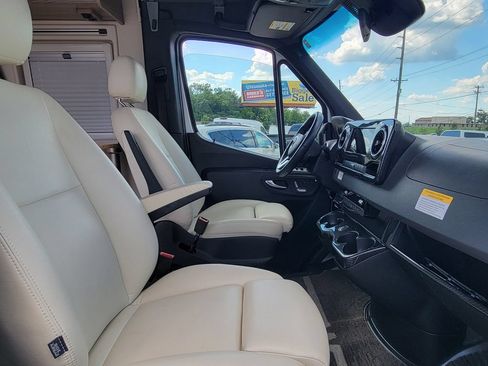 Used 2019 Mercedes-Benz Sprinter 170 image 44