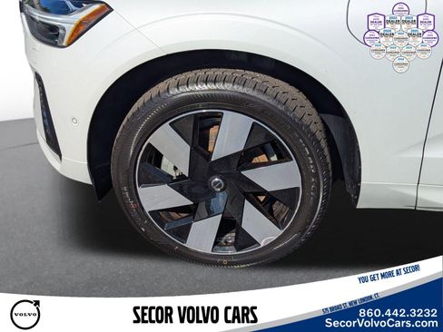 Certified 2024 Volvo XC60 T8 Plus w/ Protection Package Premier AWD/4WD image 25