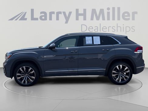 Used 2022 Volkswagen Atlas Cross Sport SEL Premium R-Line AWD/4WD image 2