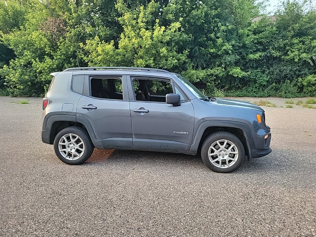 Used 2022 Jeep Renegade Latitude w/ Convenience Group AWD/4WD image 8