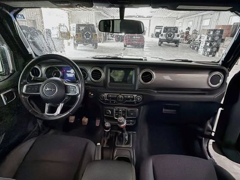 Used 2021 Jeep Wrangler Unlimited Sahara AWD/4WD image 10
