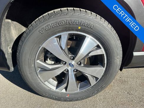 Certified 2025 Subaru Ascent Premium AWD/4WD image 32