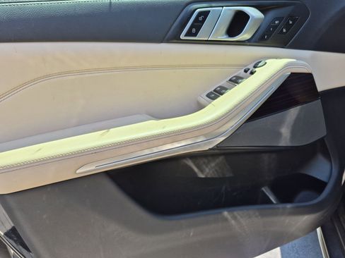 Used 2021 BMW X5 xDrive40i w/ Premium Package AWD/4WD image 12