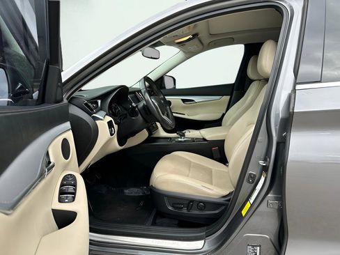Used 2020 INFINITI QX50 Luxe w/ Navigation Package image 16