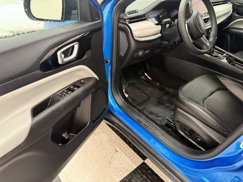 Used 2024 Jeep Compass Limited AWD/4WD image 26