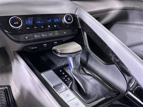 Used 2022 Hyundai Elantra SEL w/ Convenience Package image 16