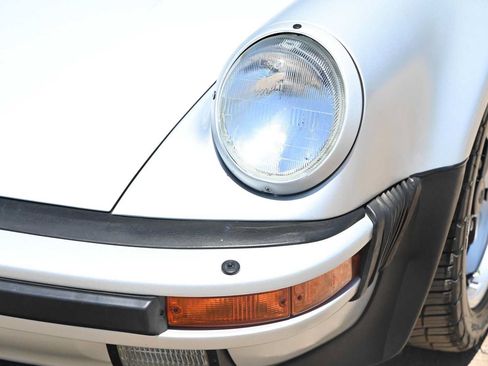 Used 1987 Porsche 911 Carrera RWD image 7