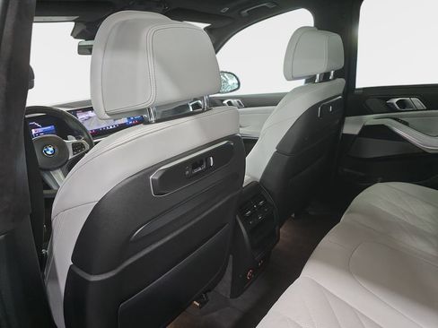 Certified 2024 BMW X5 xDrive40i w/ Executive Package image 12