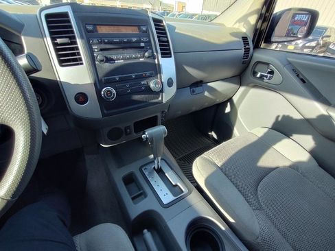 Used 2012 Nissan Frontier SV w/ SV Premium Utility Pkg RWD image 20