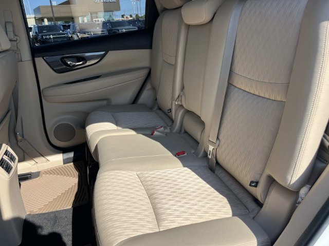 Used 2020 Nissan Rogue SV w/ Premium Package FWD image 17