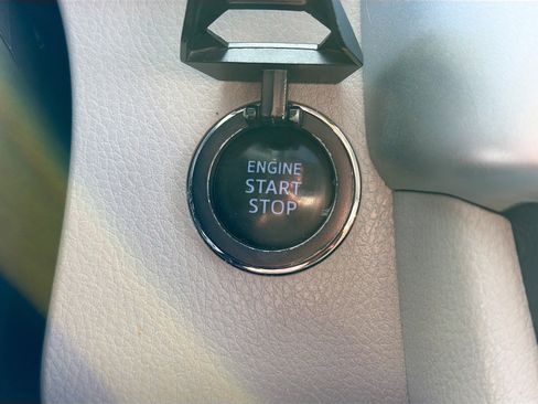 Used 2018 Toyota Highlander XLE image 13