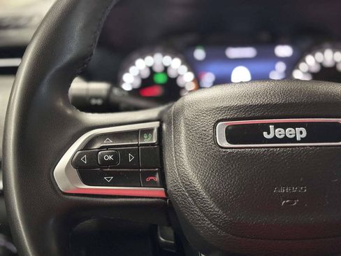 Used 2022 Jeep Compass Latitude FWD image 30