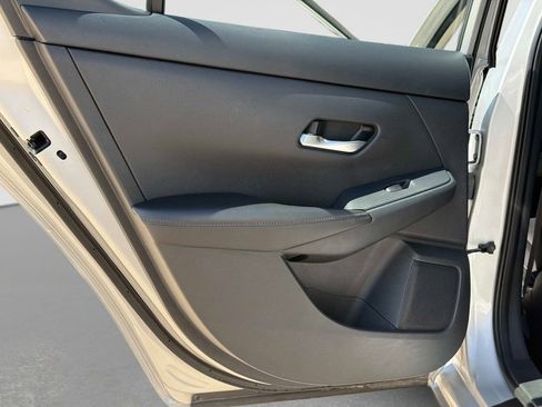 Used 2021 Nissan Sentra SV FWD image 13