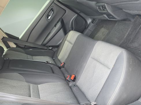 Used 2024 Nissan Rogue SV AWD/4WD image 30