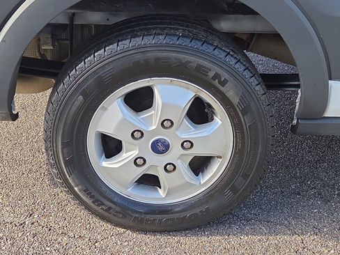 Used 2018 Ford Transit 350 XLT image 7