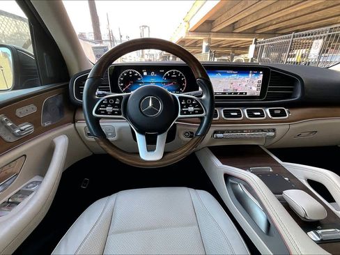 Used 2021 Mercedes-Benz GLS 450 4MATIC image 5