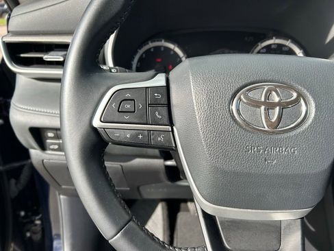 Used 2025 Toyota Highlander XLE AWD/4WD image 20
