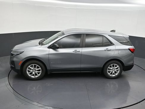 Used 2023 Chevrolet Equinox LS FWD image 16