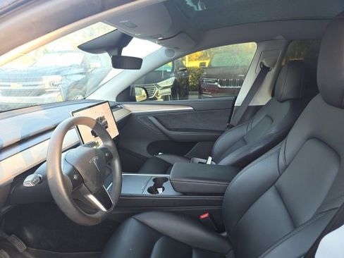 Used 2023 Tesla Model Y Long Range image 2