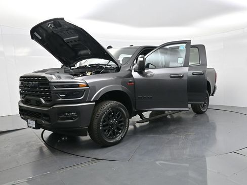 New 2025 RAM 3500 Limited image 28