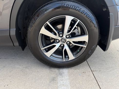Used 2018 Toyota RAV4 XLE AWD/4WD image 46