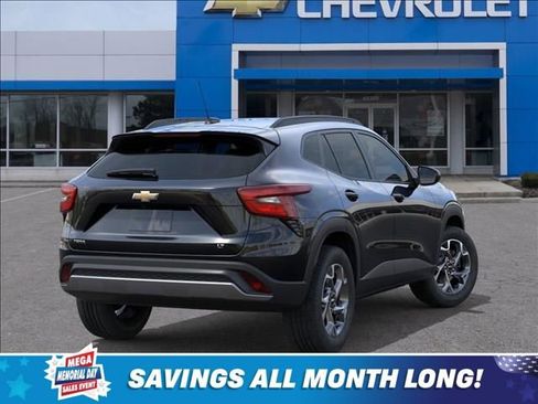 New 2026 Chevrolet Trax LT w/ Driver Confidence Package FWD image 4