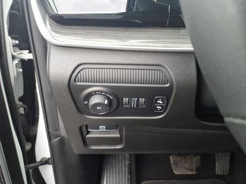 Used 2022 Jeep Wagoneer Series III w/ Premium Group I image 13