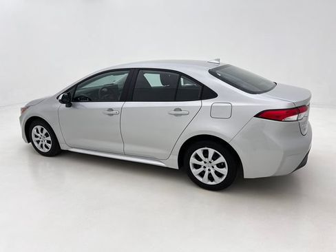 Used 2025 Toyota Corolla LE FWD image 10