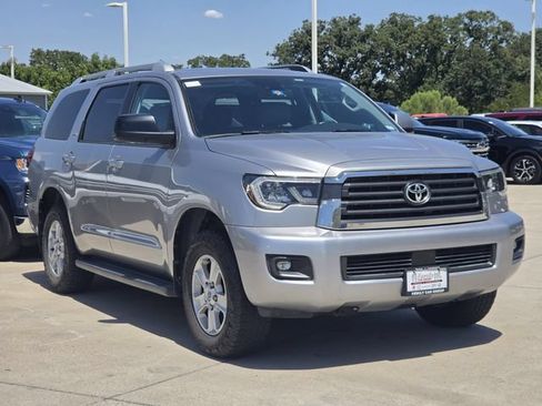 Used 2019 Toyota Sequoia SR5 w/ Premium Package RWD image 2