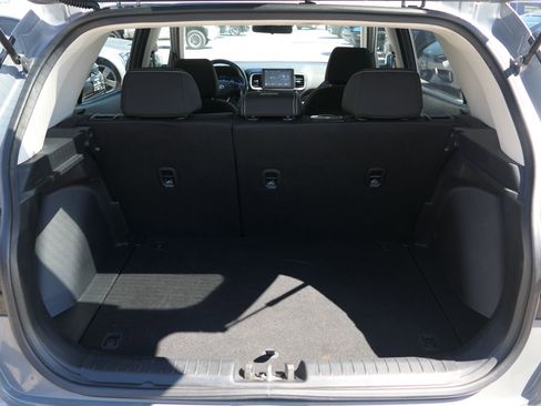 Used 2023 Hyundai Venue SEL FWD image 27