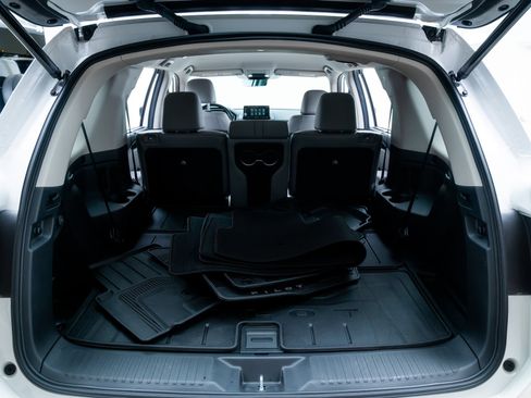 Used 2025 Honda Pilot EX-L image 8