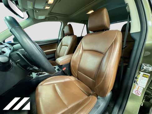 Used 2018 Subaru Outback 2.5i Touring AWD/4WD image 23