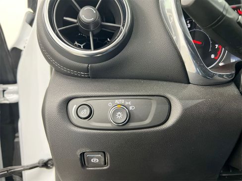 Used 2024 Chevrolet Blazer LT w/ Convenience Package image 17