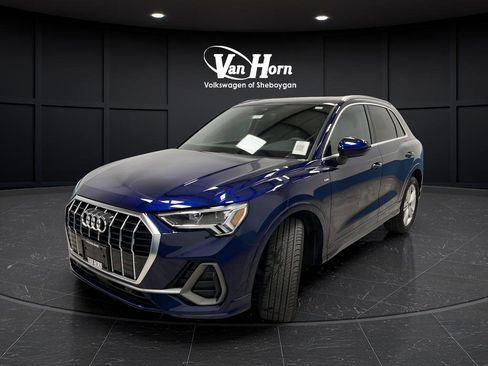 Used 2024 Audi Q3 2.0T Premium w/ Convenience Package image 7