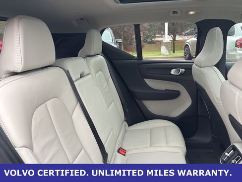 Used 2024 Volvo XC40 B5 Ultimate w/ Protection Package Premier image 11