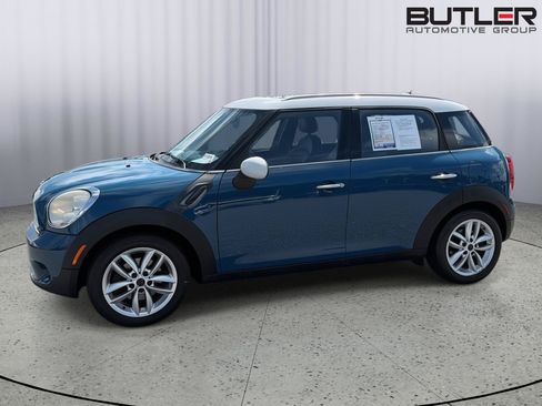 Used 2011 MINI Cooper Countryman FWD image 3