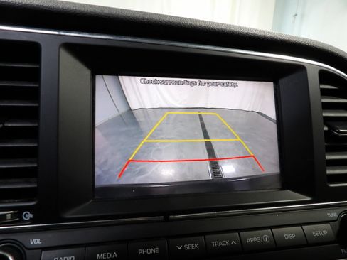 Used 2018 Hyundai Elantra SEL FWD image 15