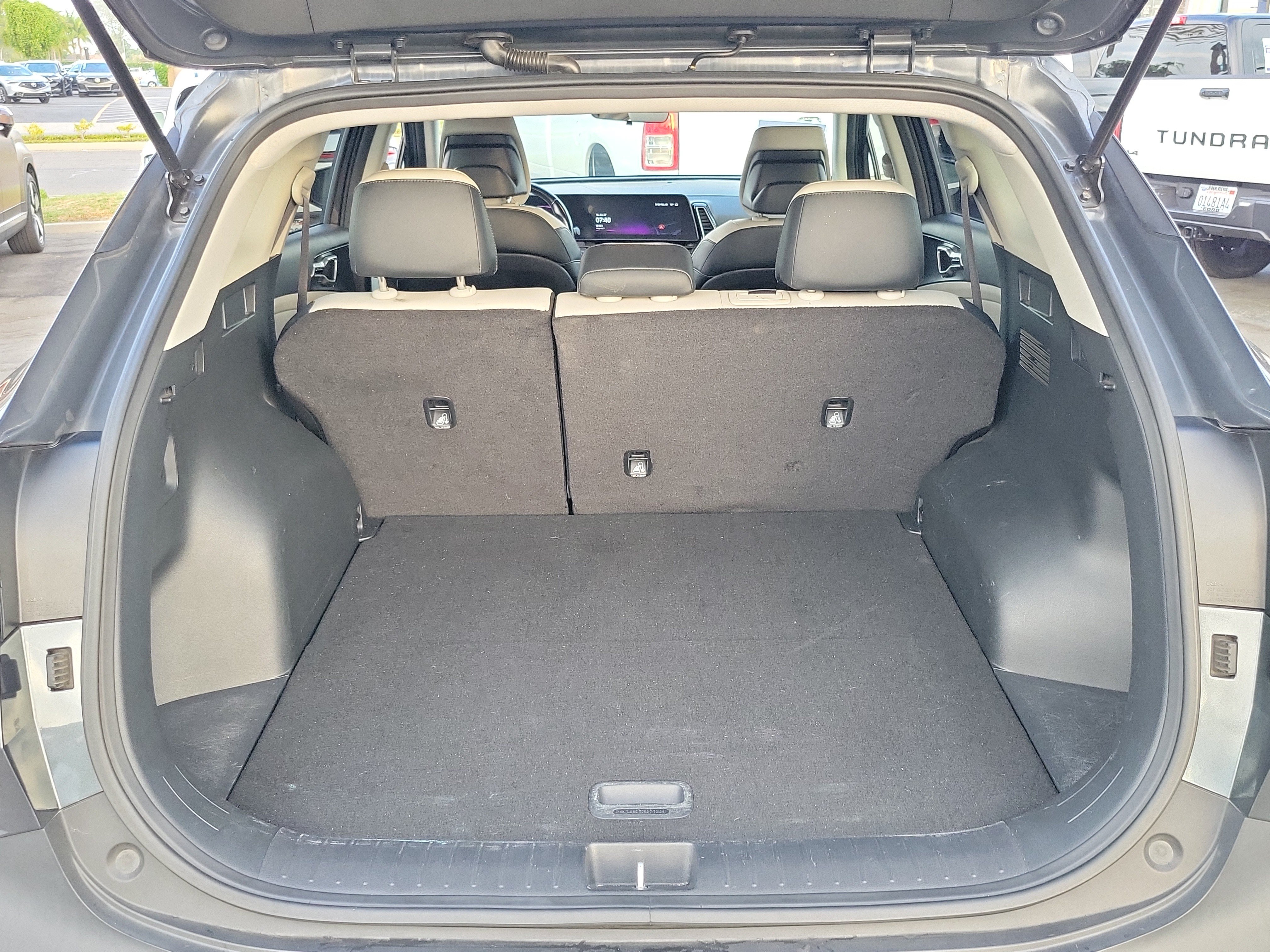 Used 2024 Kia Sportage EX FWD image 19