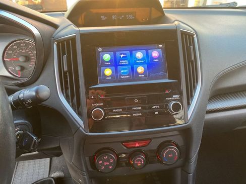 Used 2019 Subaru Crosstrek 2.0i Premium image 2