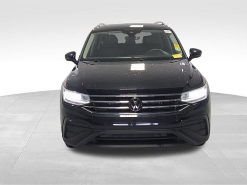 Used 2023 Volkswagen Tiguan SE w/ Panoramic Sunroof Package AWD/4WD image 24