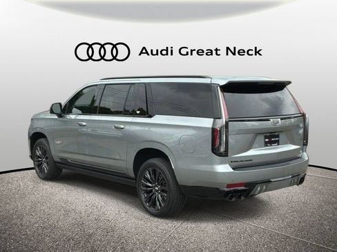Used 2024 Cadillac Escalade ESV V w/ LPO, ONYX Package AWD/4WD image 7