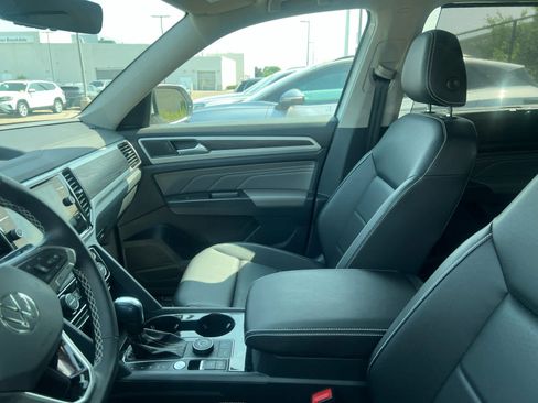 Used 2023 Volkswagen Atlas SE AWD/4WD image 6