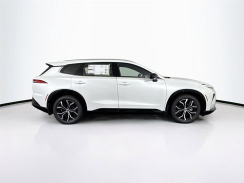 New 2025 Toyota Crown Signia image 11