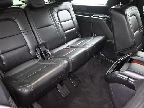 Used 2020 Lincoln Navigator Reserve w/ Luxury Package AWD/4WD image 11