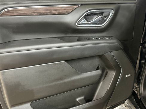 Used 2021 Chevrolet Tahoe Z71 w/ Z71 Signature Package AWD/4WD image 12