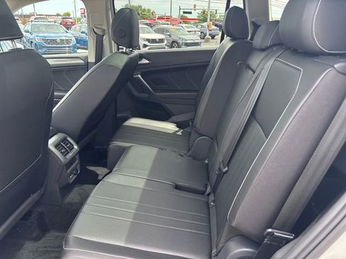 Certified 2023 Volkswagen Tiguan SE w/ Panoramic Sunroof Package FWD image 25